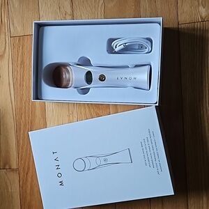 MONAT facial wand